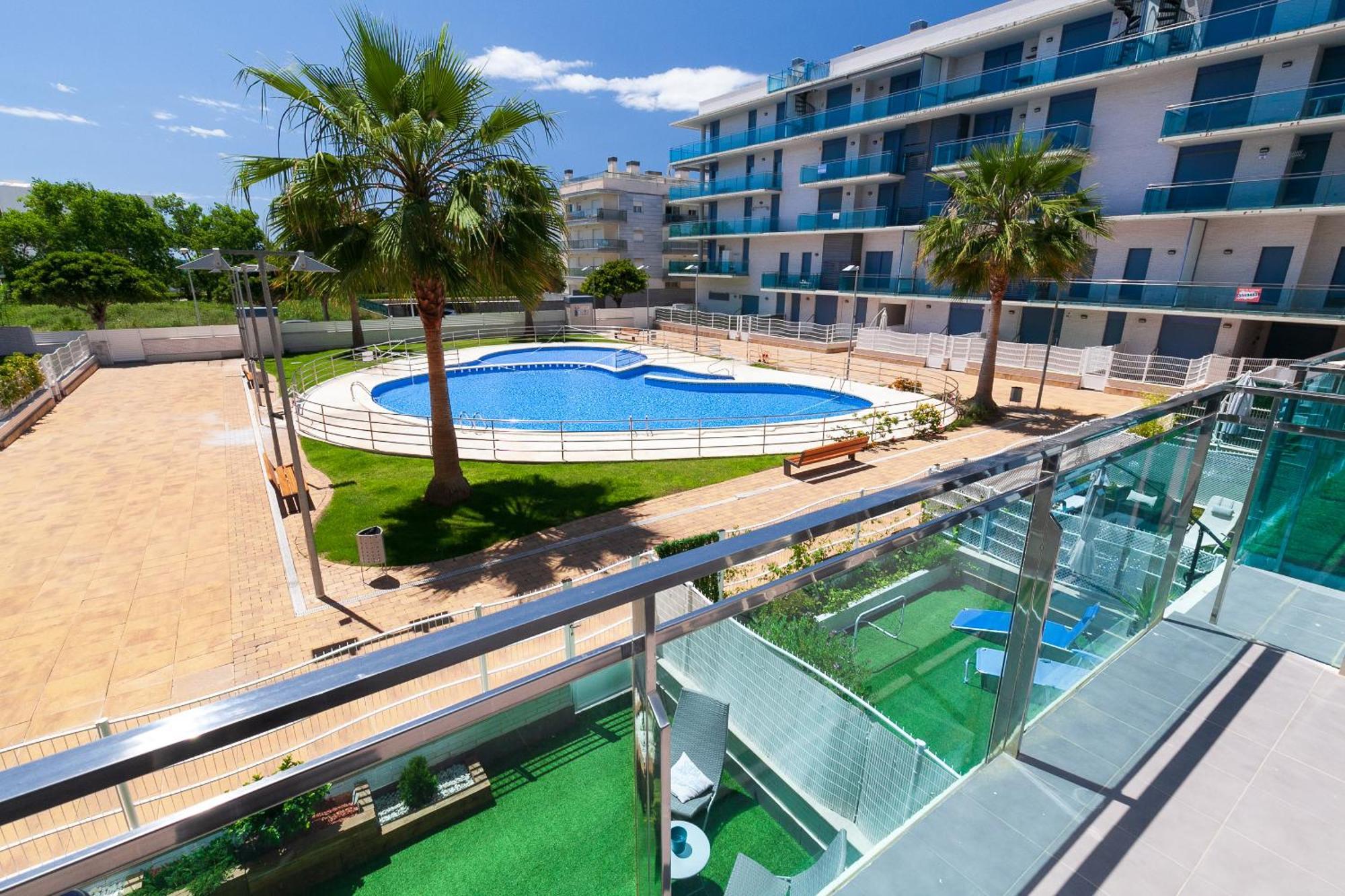 Апартаменти Uhc Mar Augusta Family Complex Камбрілс Номер фото